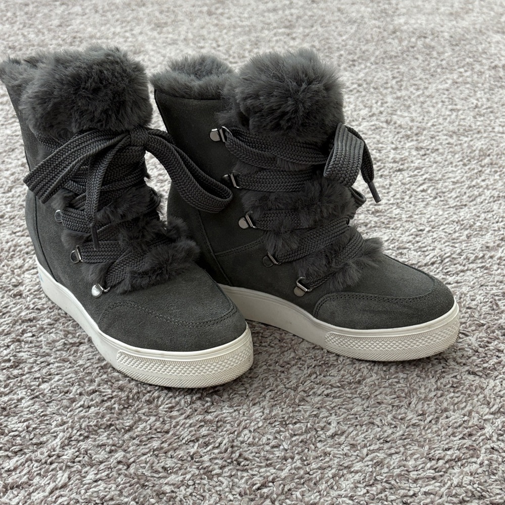 Steve Madden Dark Gray Fur-Lined Winter Boots
